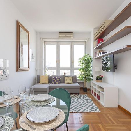Skyline View Biancamano 1 Bdr With Balcony By Rentopolis Mailand Exterior foto